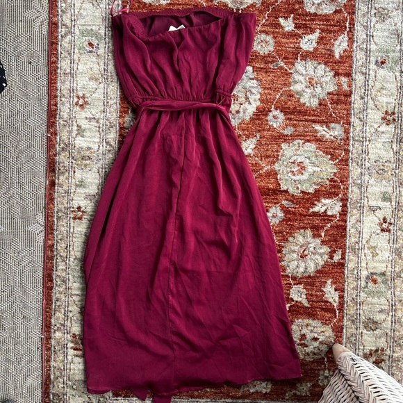 silence+noise Strapless Red Satin Dress (Urban
Outfitters) - Picture 4 of 9
